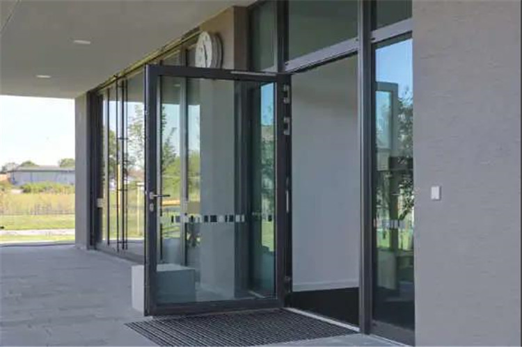 蓋澤自動門和門禁系統(tǒng)為學校組建無接觸安全通道