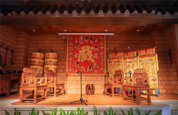 碧瓦朱甍，醉美閩南印象，來(lái)旺良品堂文化館銅門(mén)！