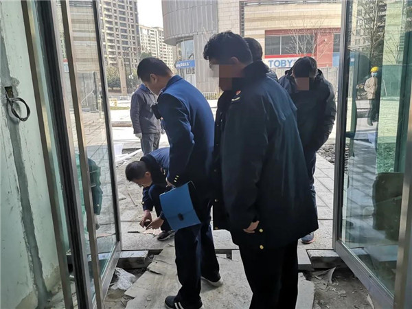 假冒多瑪凱拔地彈簧拉手，沒收罰款，保障用戶通行安全