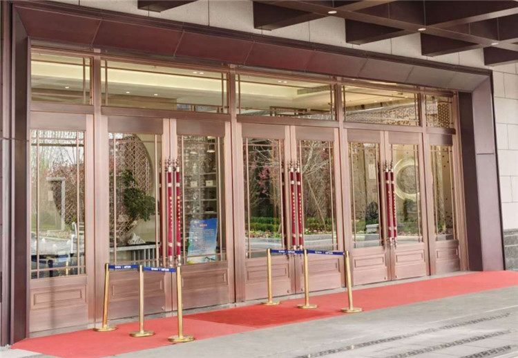 冬季自動(dòng)門定期安全檢查，預(yù)防事故發(fā)生