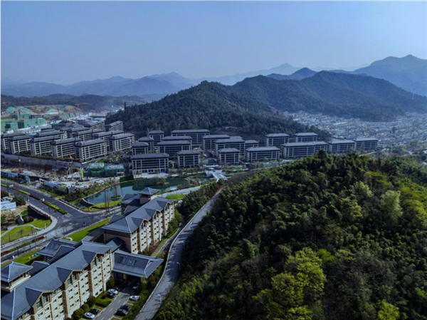 陜西西安天使小鎮(zhèn)兩翼自動旋轉(zhuǎn)門，平開門