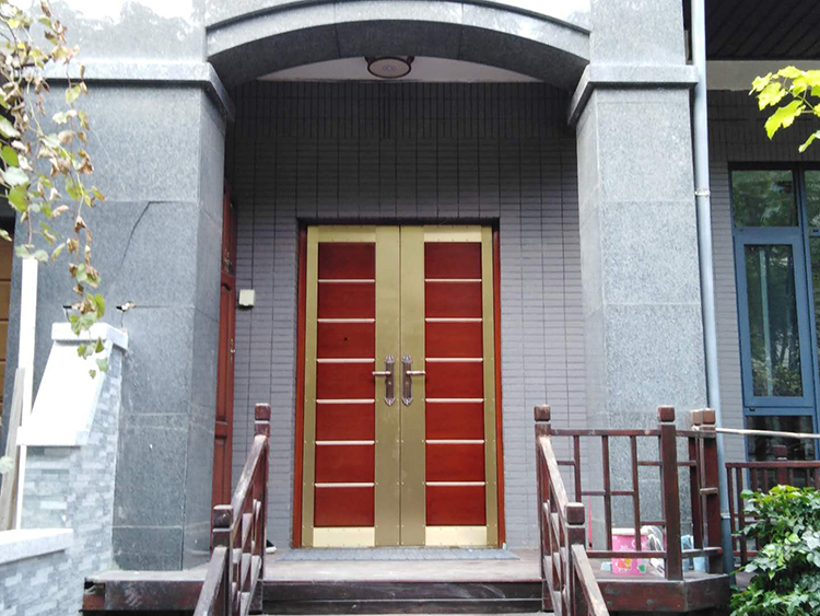 西安曲江華僑城108坊別墅入戶銅門，金碧輝煌純銅門